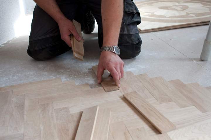 Pose de parquet Chauny, ponçage de sol de salon